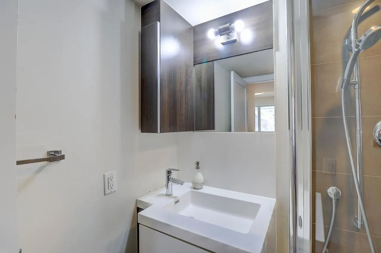 Planurstay Brillant 2Br & 2Bth - 300 Front Street West Toronto 0*,  Canada